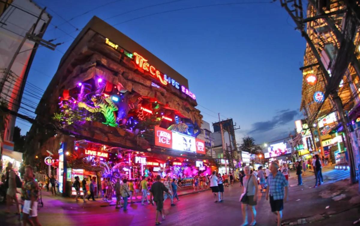브레이크 포인트 호텔 Patong 외부 사진